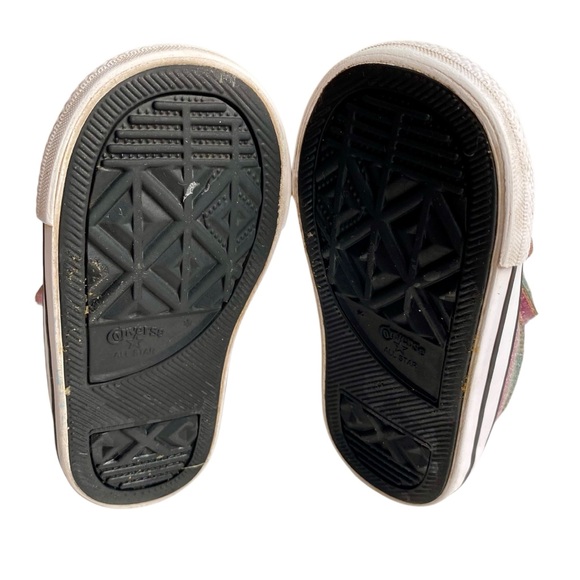 Toddler Girls Sparkly Converse Shoes - Picture 9 of 11